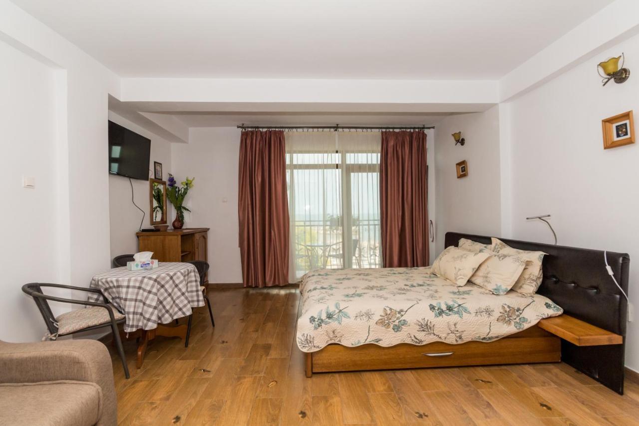 Pe Plaja Nr 9 Guest house Saturn