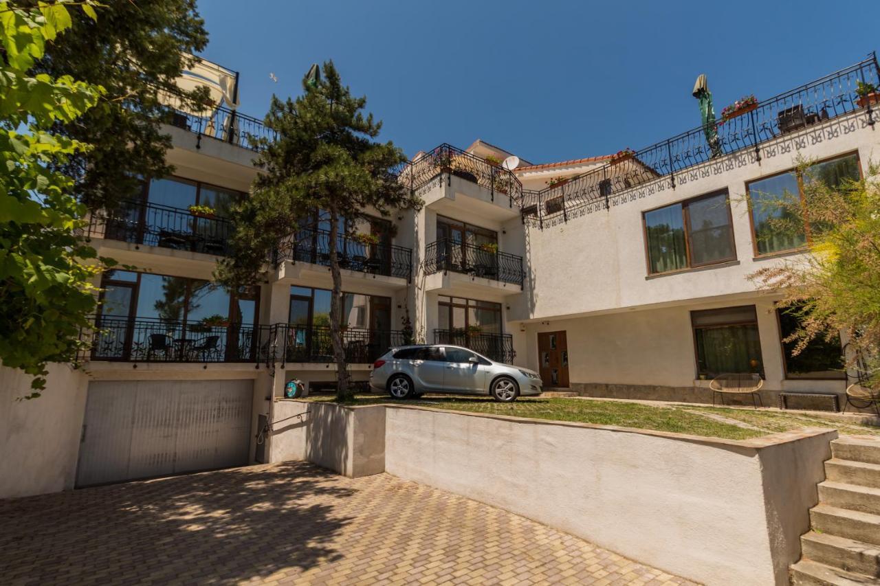 Pe Plaja Nr 9 Saturn